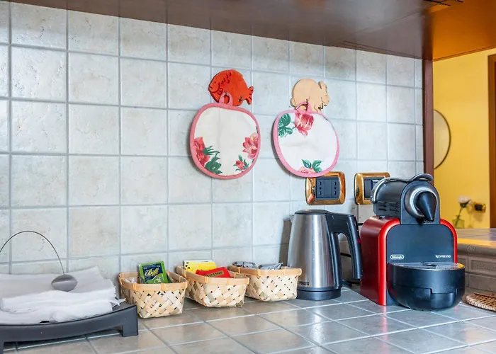 Apartment Ubaldi - 2 Stops From San Pietro *